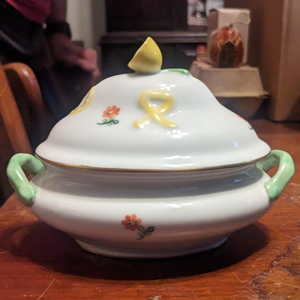 Herend Hungary hand painted ceramic Vintage Mini Tureen with lid lemon top